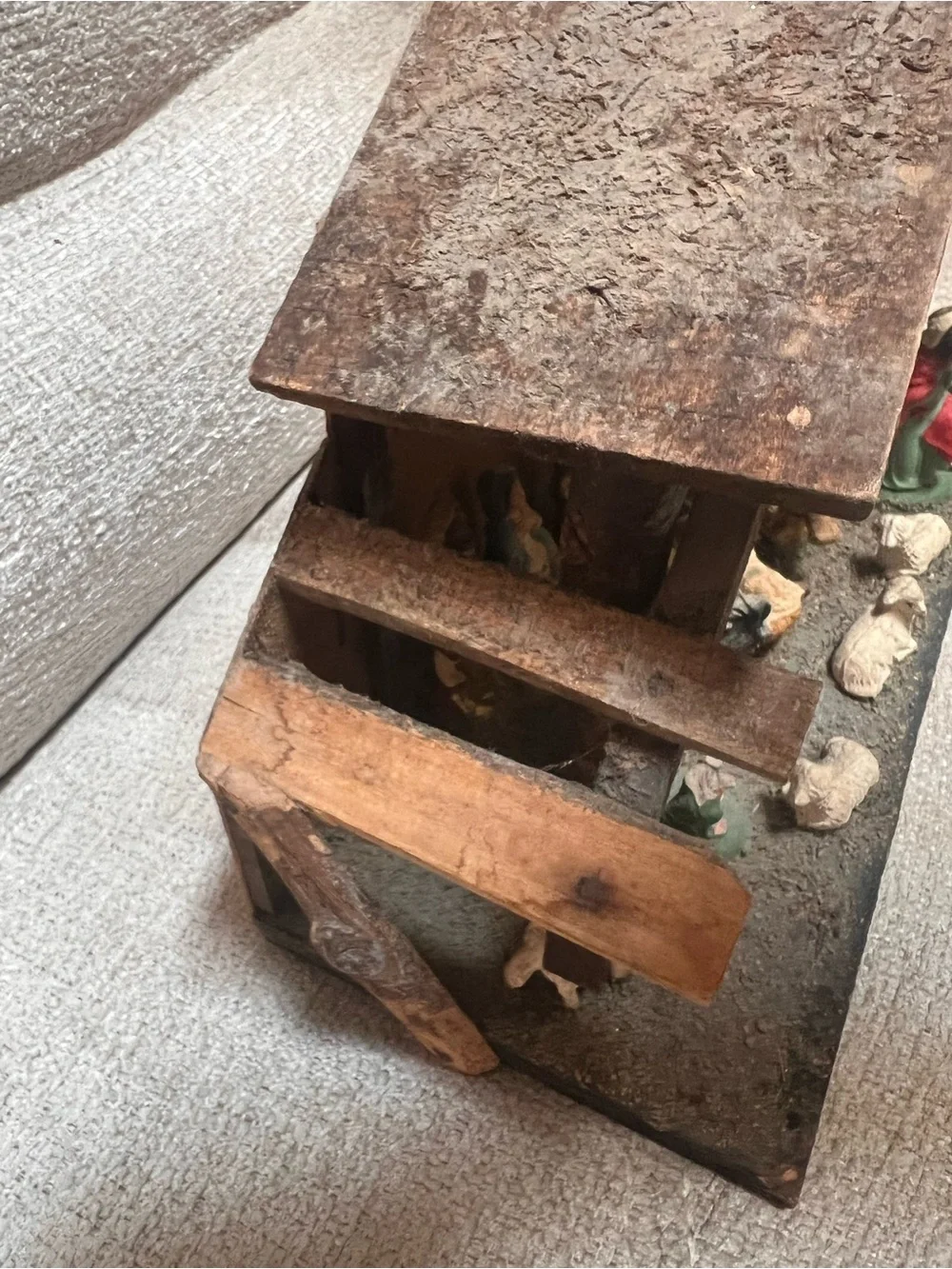 Rustic Brown Nativity Scene with Figures - Home Holiday vintage Italy